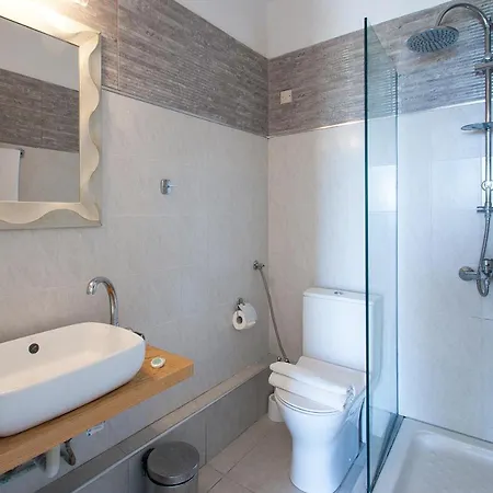 Angelos Hotell Vromolimnos