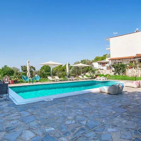 Angelos Hotel 3*