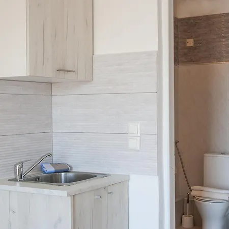 Angelos 3* Vromolimnos