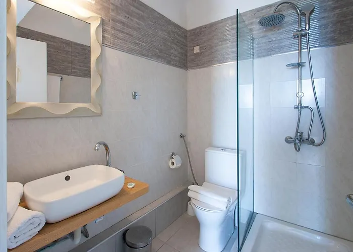 Angelos Hotel Vromolimnos